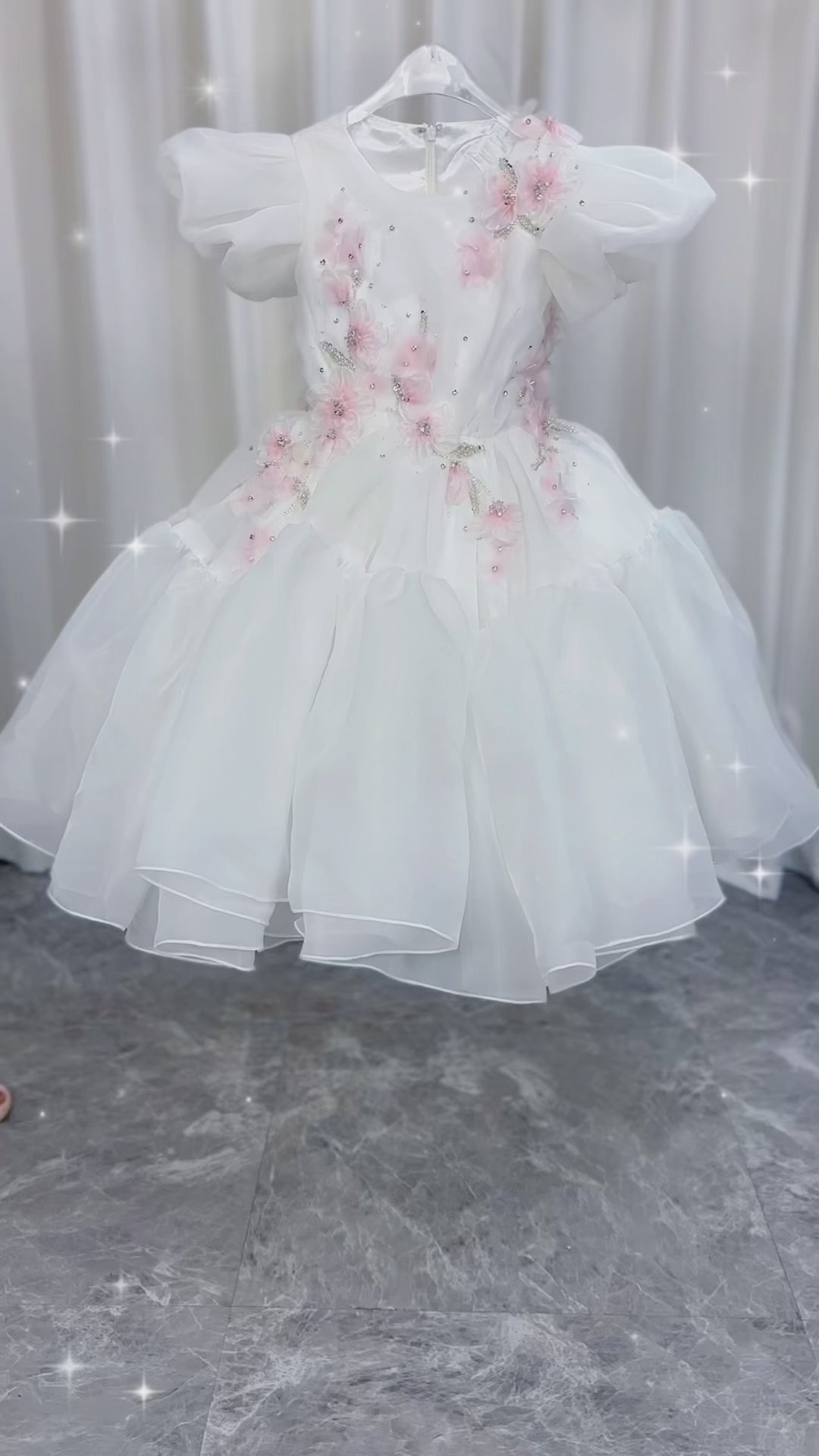 DreamyVow Luxury Dubai White Girl Dress 3D Flowers Beading Ball Gown for Kid Wedding Birthday Communion Party Pageant 2024 J348